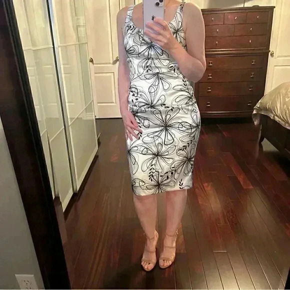 London Times Sheath Dress Sleeveless Ruched Bodycon Ivory & Black Size 4 - Picture 13 of 16